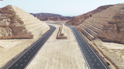 5 أنفاق و7 كباري و3 آلاف كم طرق.. مشروعات غيّرت وجه سيناء في ذكرى تحريرها الـ41