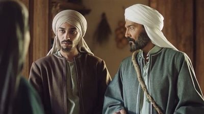 أحمد غزي: خالد النبوي عنده مصداقية غريبة.. ولم أواجه صعوبة في التمثيل باللغة العربية