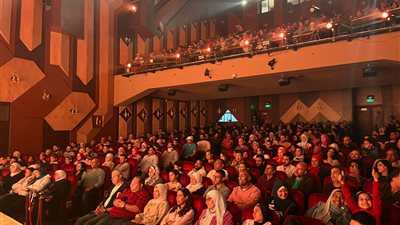 بالصور.. مسارح الدولة كاملة العدد أيام العيد وإقبال كبير على العروض