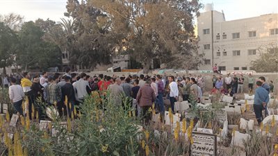 بعد مصرع 4 أشقاء وصغير.. المئات من أهالي البحيرة يشيعون جثمان سائق حادث إدكو