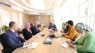 وزير التعليم العالي يؤكد على ضرورة رفع وعي طلاب الجامعات بقضايا التغيرات المناخية والتحول الأخضر