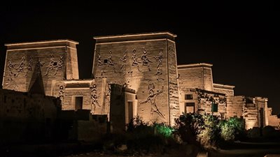 بسبب حفل عشاء.. الصوت والضوء تقرر إلغاء عروضها في منطقة معبد فيلة بأسوان يوم الأحد المقبل