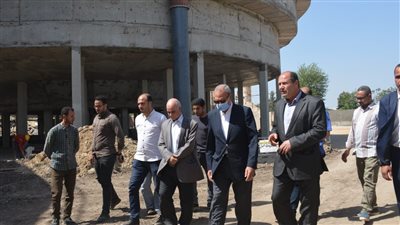 محافظ القليوبية يتفقد أعمال إنشاء مبنى الإدارة الزراعية وموقف السيارات بكفر شكر 