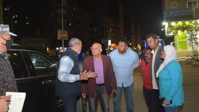 محافظ القليوبية يتفقد المحال والهايبرات لمتابعة تنفيذ قرار ترشيد استهلاك الكهرباء 