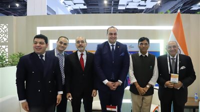 رئيس الرعاية الصحية يلتقي وزير الصحة الهندي لبحث التعاون بمجال السياحة العلاجية وزراعة النخاع 