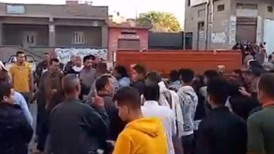 المئات يشيعون جنازة أم وابنتها لقيتا مصرعهما في حريق منزل بالدقهلية | بث مباشر