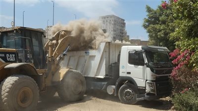 نظافة القاهرة: رفع 38 نقلة قلاب من التراكمات ومخلفات البناء والهدم الموجودة بمنطقة مخرات السيل بالمعادي