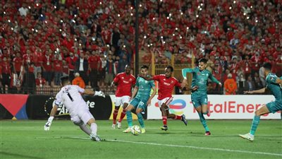 محمد أستاذ نجم المغرب السابق: الأهلي متمرس إفريقيًا والرجاء هُزم في الذهاب بأخطاء دفاعية | خاص 