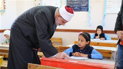 وكيل الأزهر يتفقد امتحانات النقل بلجان شمال سيناء