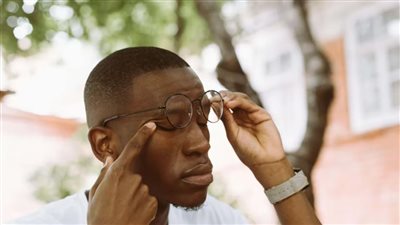 ما الرابط بين حبوب اللقاح والتهابات العين؟.. دراسة توضح