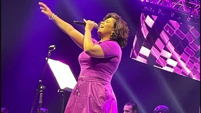 أبرز تصريحات شيرين عبد الوهاب بعد حفل دبي .. بناتي رفضوا الصعود على المسرح وسميرة سعيد وأحلام اهتموا بأزمتي 