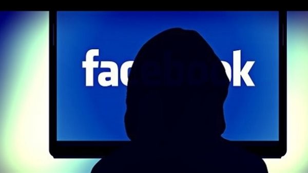 فيس بوك- تعبيرية