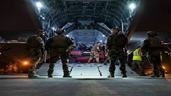 إجلاء الرعايا من