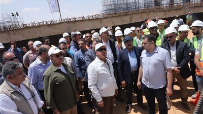 وزير النقل: شبكة القطار الكهربائي السريع تسهم في تخفيض واختصار زمن الرحلات بين المحافظات