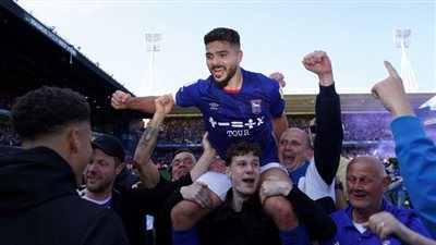 رسميًا.. سام مرسي يتوج بجائزة لاعب الموسم في تشامبيونشيب