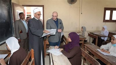 محافظ بني سويف يتفقد سير أعمال امتحانات النقل بالمعاهد الأزهرية للابتدائي والإعدادي 