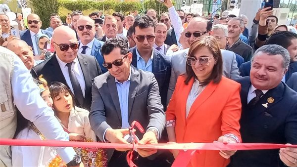 وزير الشباب والرياضة