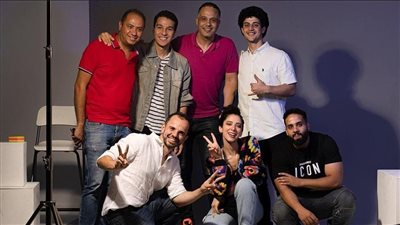 صناع فيلم خمس جولات ينعون مصطفى درويش: هنفتكرك بكل جميل 