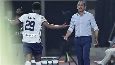 بسبب طرده من نهائي الأبطال.. سالم الدوسري يتعرض للتوبيخ من مدرب الهلال 