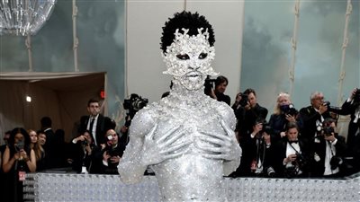 مطرب الراب الأمريكي ليل ناز إكس يستمر في إثارة الجدل بإطلالته في حفل Met Gala 2023