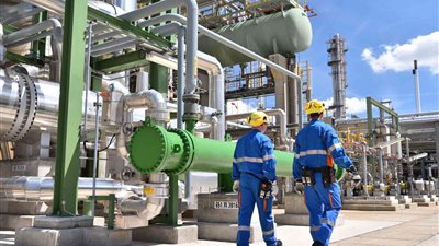 البترول تخطط لإنفاق 19 مليار دولار لتنفيذ 11 مشروعًا لتطوير صناعة البتروكيماويات