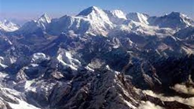 العلماء يكشفون أسباب الأصوات الصادرة من جبل إيفرست