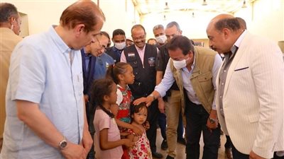 للاطمئنان على العائدين من الخرطوم.. وزير الصحة يتفقد المعابر الحدودية مع السودان والمرضى بمستشفى أبو سمبل| بث مباشر 