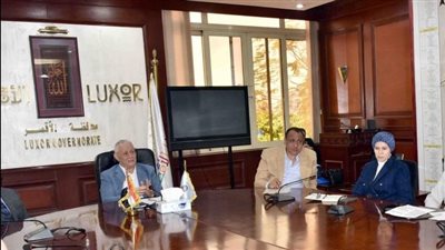 بزيادة تعريفة الركوب بنسبة 10 ٪.. محافظ الاقصر يعتمد قرار لجنة المواقف