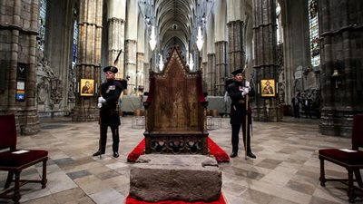 المسح بالزيت المقدس وعربة عمرها 260 عاما.. لحظات مهمة في تتويج الملك تشارلز 