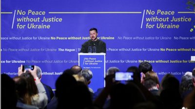 الرئيس الأوكراني يطالب بمحاكمة بوتين ويدعو لإنشاء محكمة جرائم حرب