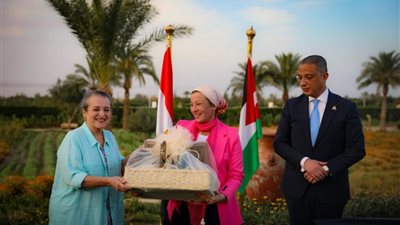 وزيرة البيئة تعلن أول توأمة بين مصر والأردن بمحمية وادي الريان بالفيوم 