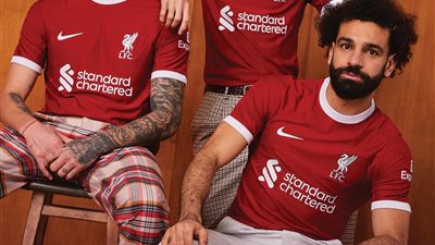 ليفربول يعلن قميصه الأساسي الجديد للموسم المقبل | صور