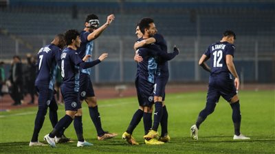 فخري لاكاي يقود هجوم بيراميدز أمام البنك الأهلي في كأس مصر