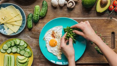 تعرف على الفوائد الناتجة عن استبدال الكربوهيدرات بالدهون الصحية