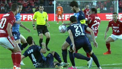 التعادل السلبي يحسم الشوط الأول بين الأهلي وبيراميدز في كأس السوبر | بث مباشر