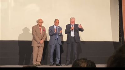 مستعينا بصور محمد بكر.. حسين فهمي يعلن إنشاء معرض بمهرجان القاهرة لشرح تاريخ السينما المصرية