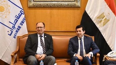 رئيس جامعة حلوان يهنئ وزير الشباب لفوزه برئاسة الاتحاد الإفريقي للرياضة الجامعية 