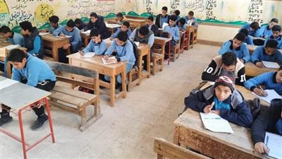 وسط إجراءات احترازية.. طلاب النقل يؤدون امتحانات نهاية العام الدراسي بالجيزة | بث مباشر