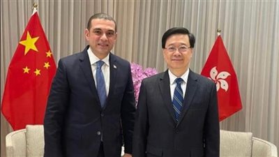 قنصل مصر العام يلتقي الرئيس التنفيذي لإقليم هونج كونج