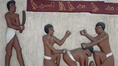 جدارية بمدخل القاهرة للتأمين الصحي تثير الجدل.. والهيئة: موجودة منذ 20 عاما