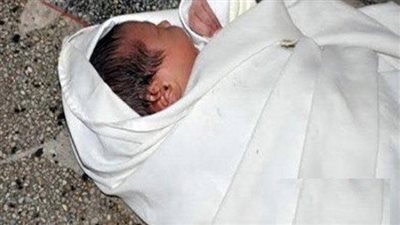العثور على رضيعة داخل كرتونة بالمنوفية