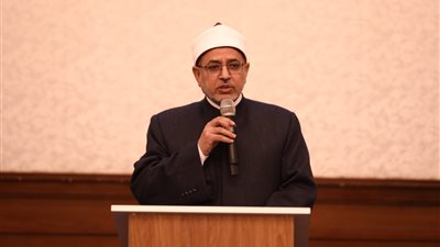 رئيس جامعة الأزهر: الأمم تتخلف بتراجع العلم.. ويجب أن نكون من صُنَّاع المعرفة ولا نقتصر على استقبالها