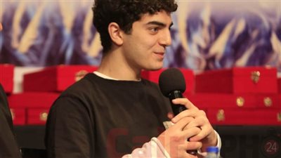 معتز هشام: قررت الابتعاد عن الجمهور بعد ممالك النار حتى لا تثبت صورتي في أذهانهم بالطفل فقط