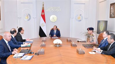 السيسي يجتمع برئيس الوزراء ومدير المخابرات العامة ووزراء الدفاع والداخلية والنقل