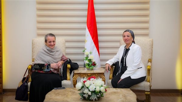 وزيرة البيئة تودع