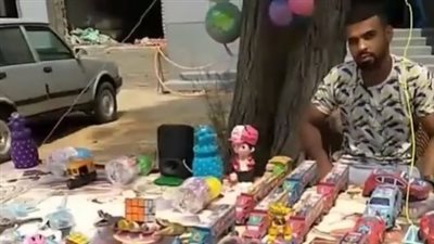 متعافٍ من الإدمان يبيع لعب الأطفال يوجه نصيحة للشباب: اللي بيدوم الحلال وبس| بث مباشر 