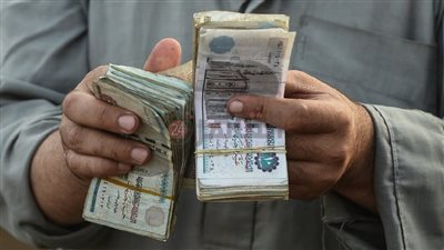 العمالة الغير منتظمة 2023.. صرف إعانات تصل لـ 10 آلاف جنيه ورعاية طبية مجانية | خطوات التسجيل الصحيحة