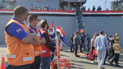 هيئة الإسعاف: الدفع بـ 10 سيارات لميناء سفاجا لاستقبال العائدين من السودان.. و37 عربة تحت الاستنفار