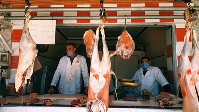 شعبة القصابين: الجزارين طلبوا وقف البيع شهر لضبط الأسعار.. ومحلاتهم مهددة بالإغلاق