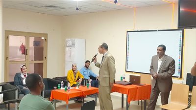 قوى عاملة أسوان تنظم دورة تدريبية في مجال السلامة والصحة المهنية لتأمين بيئة العمل